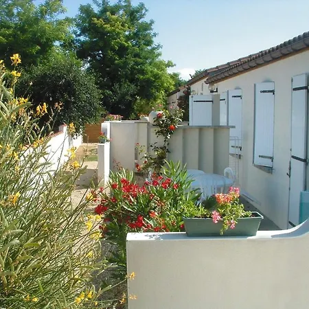 Lagrange Les Maisons De Georges Апарт-отель Сен-Жорж-де-Дидон